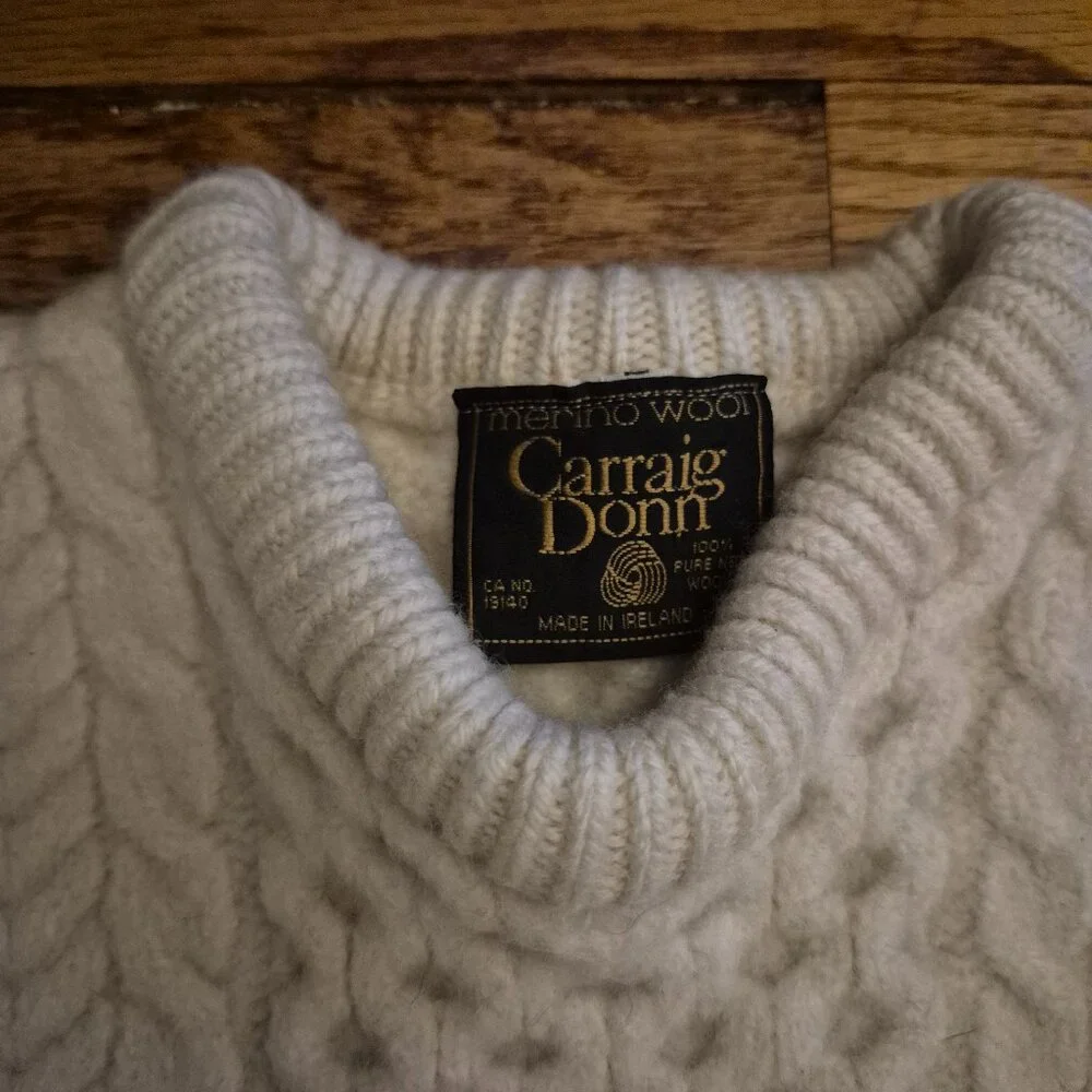 100% Merino Wool Unisex Carraig Donn Cable Knit Crewneck Sweater Made in Ireland - Picture 2 of 3